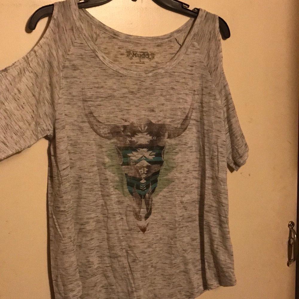 Shoulderless shirt